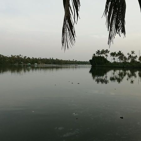 Ambadis Villas Kodungallūr 外观 照片