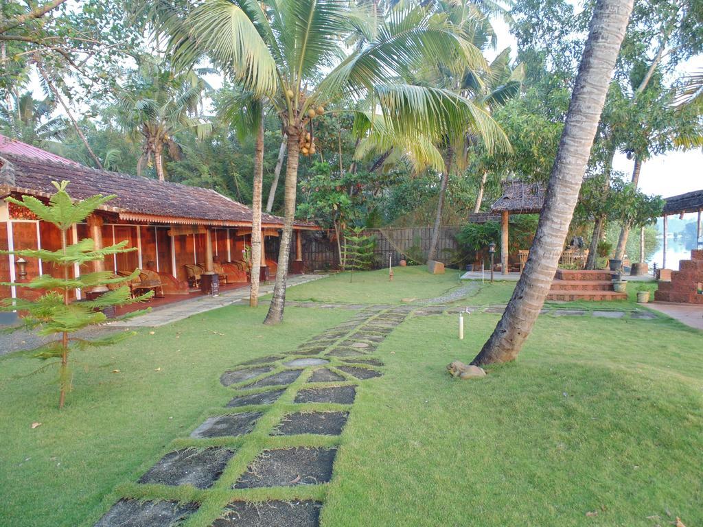 Ambadis Villas Kodungallūr 外观 照片