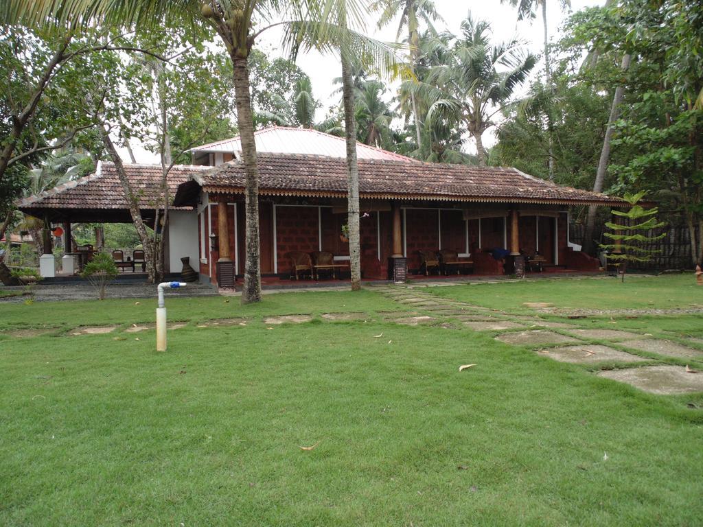 Ambadis Villas Kodungallūr 外观 照片
