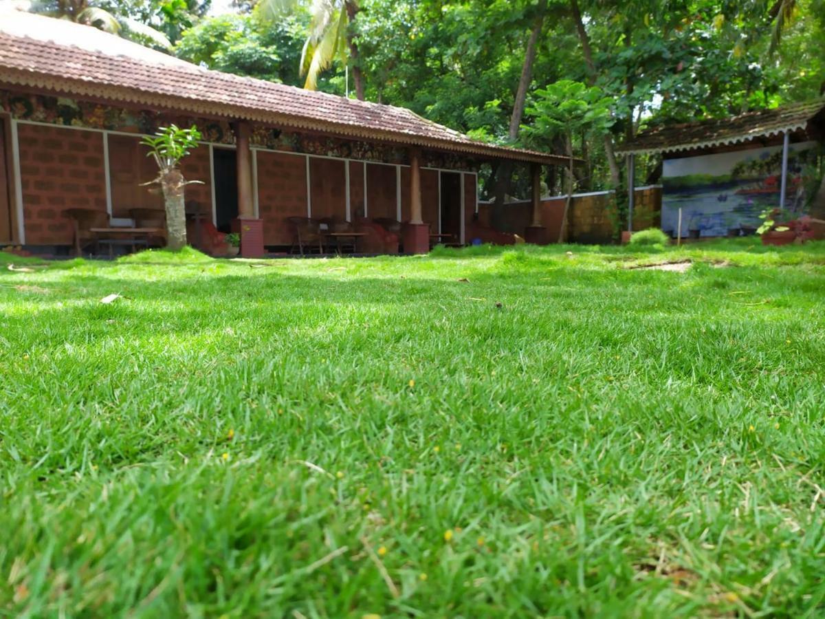 Ambadis Villas Kodungallūr 外观 照片