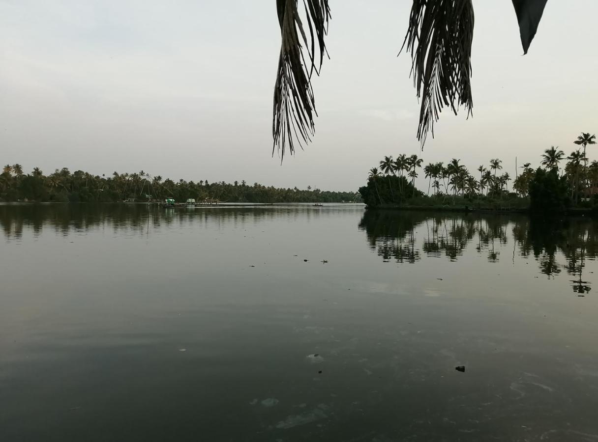 Ambadis Villas Kodungallūr 外观 照片
